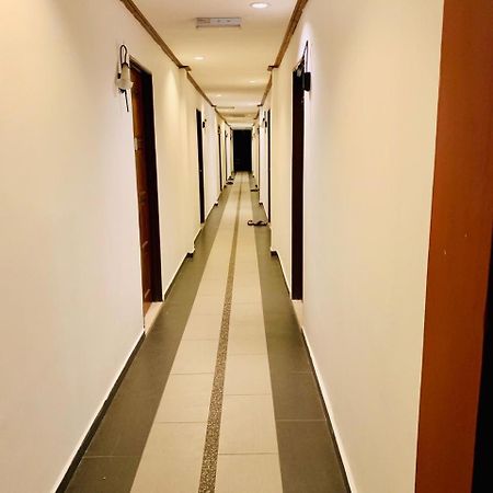 D Lima Beach Inn Pantai Cenang  Ngoại thất bức ảnh