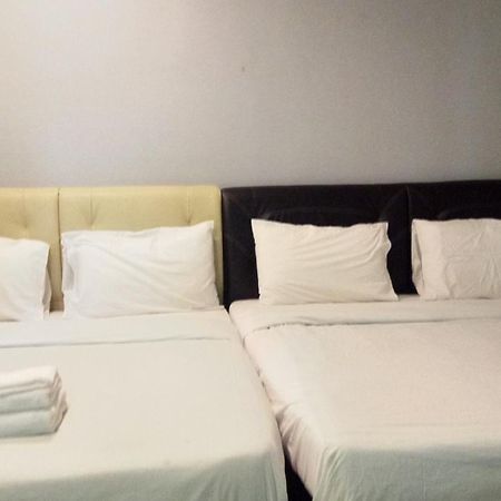 D Lima Beach Inn Pantai Cenang  Ngoại thất bức ảnh