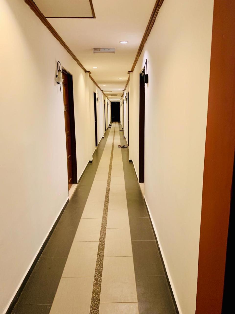 D Lima Beach Inn Pantai Cenang  Ngoại thất bức ảnh