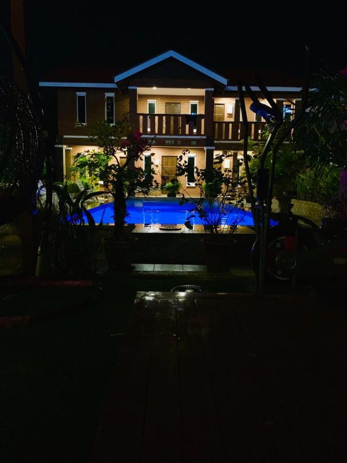 D Lima Beach Inn Pantai Cenang  Ngoại thất bức ảnh